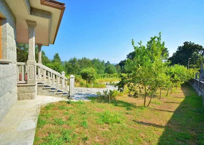 Casa de Férias Casa Con Jardín Próxima A Vilagarcía De Arousa